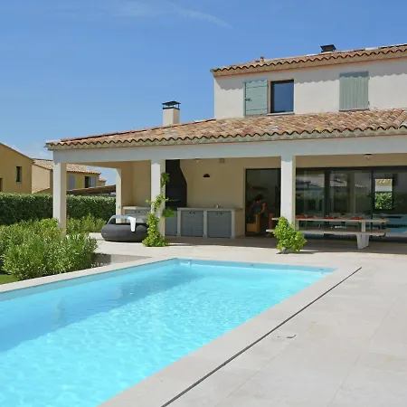 Vibrant In Malauc Ne With Private Garden *