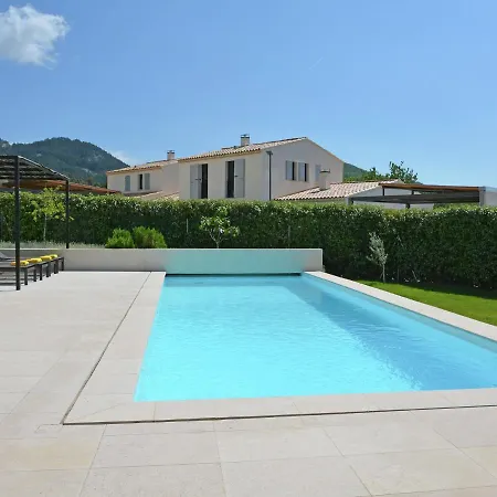 Vibrant In Malauc Ne With Private Garden * Malaucène