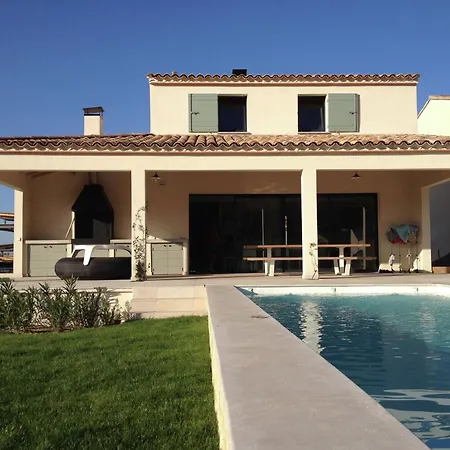 Vibrant In Malauc Ne With Private Garden Villa *